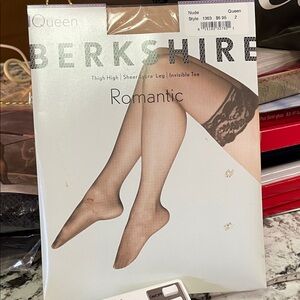 Berkshire Romantic Sheer Thigh Highs in Nude